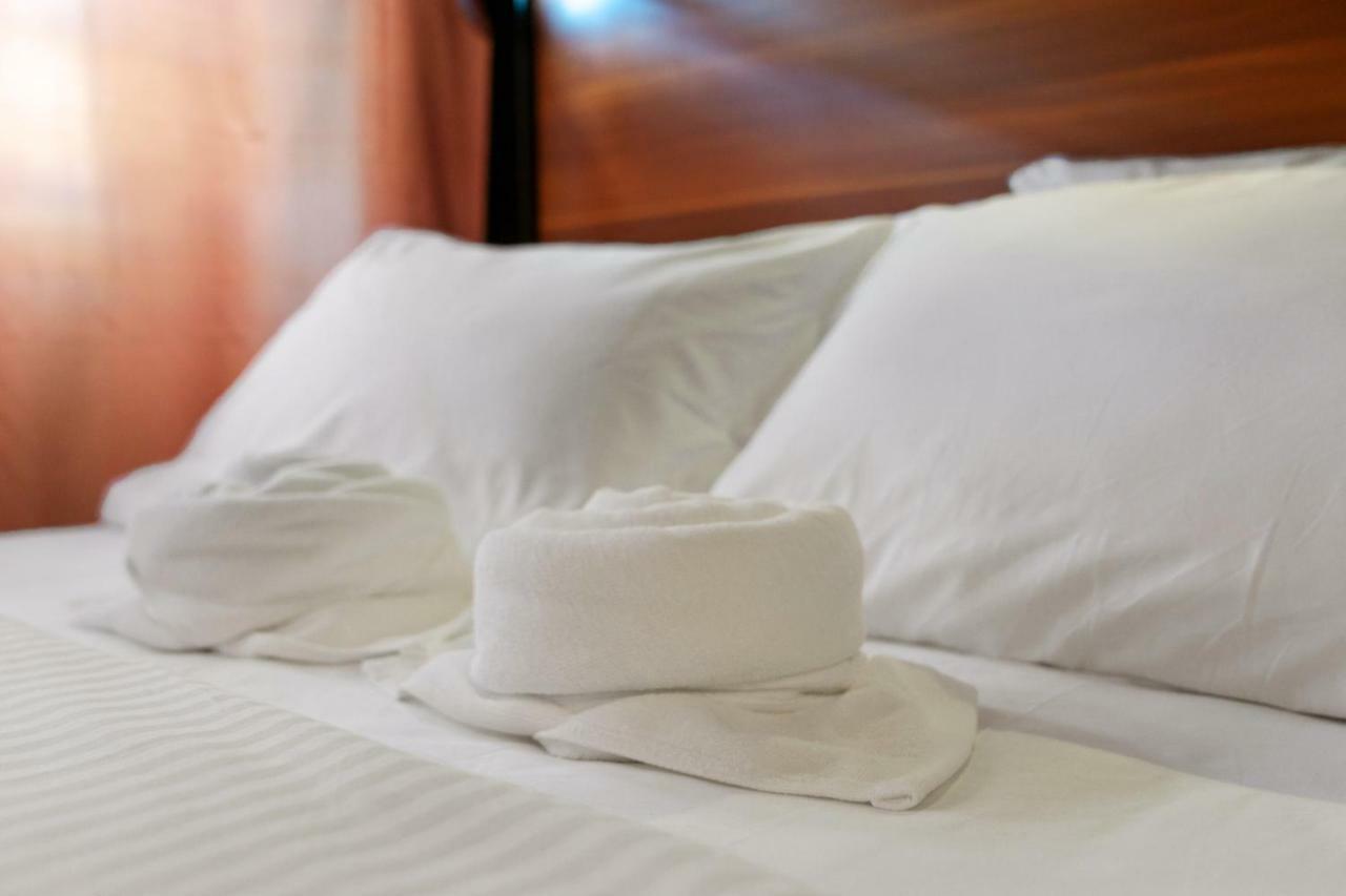 Queen Bed Mixed Dormitory Room