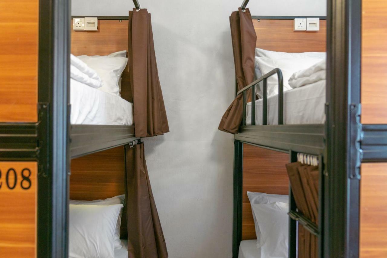 Single Bed Mixed Dormitory Room