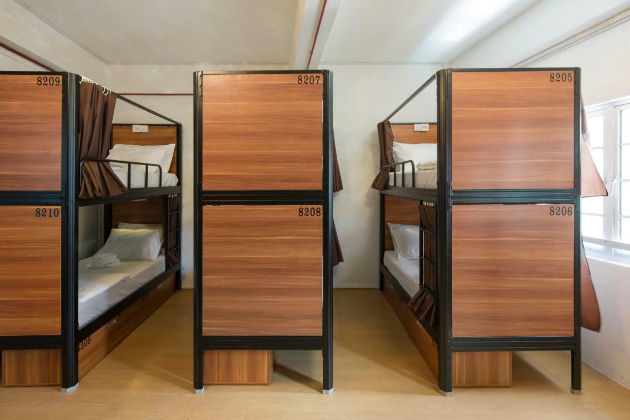 Single Bed Mixed Dormitory Room
